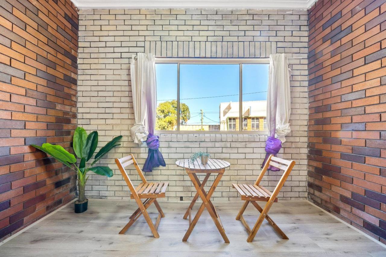 Burwood Lovely 2-bedroom Unit With Free Parking Appartamento *